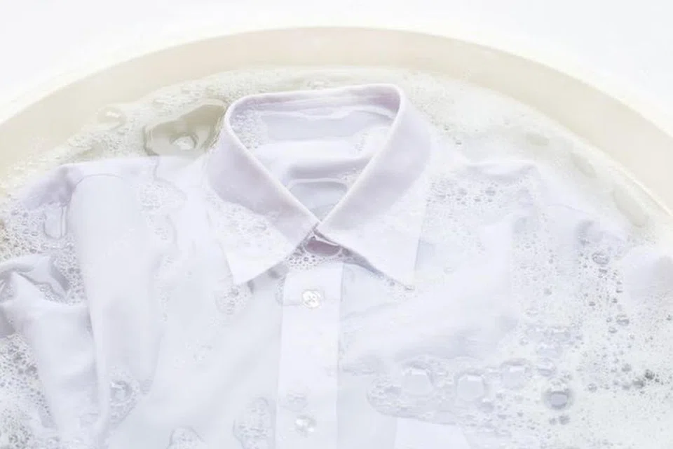 baju putih, peluntur