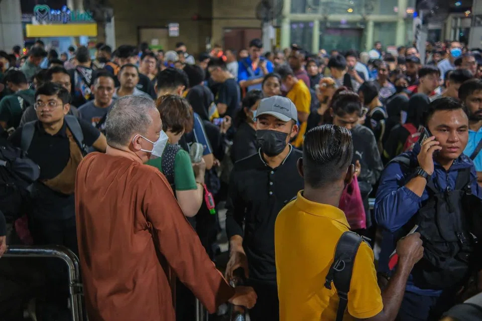Rakyat Malaysia yang berulang alik ke Singapura mahu kerajaan benar-benar bersedia untuk melaksanakan pelepasan imigresen di pintu masuk menggunakan kod respons pantas (QR), menggantikan pasport, yang akan bermula 1 Jun.