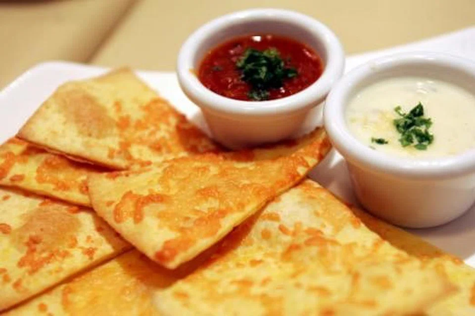 CIP TORTILLA: Antara makanan popular orang Mexico. - Foto fail