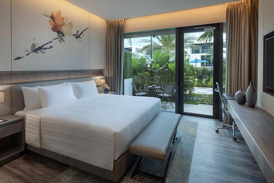 CUTI INAP DISEMBER: Hotel resort Dusit Thani Laguna menawarkan pakej cuti inap sempena musim perayaan Disember.