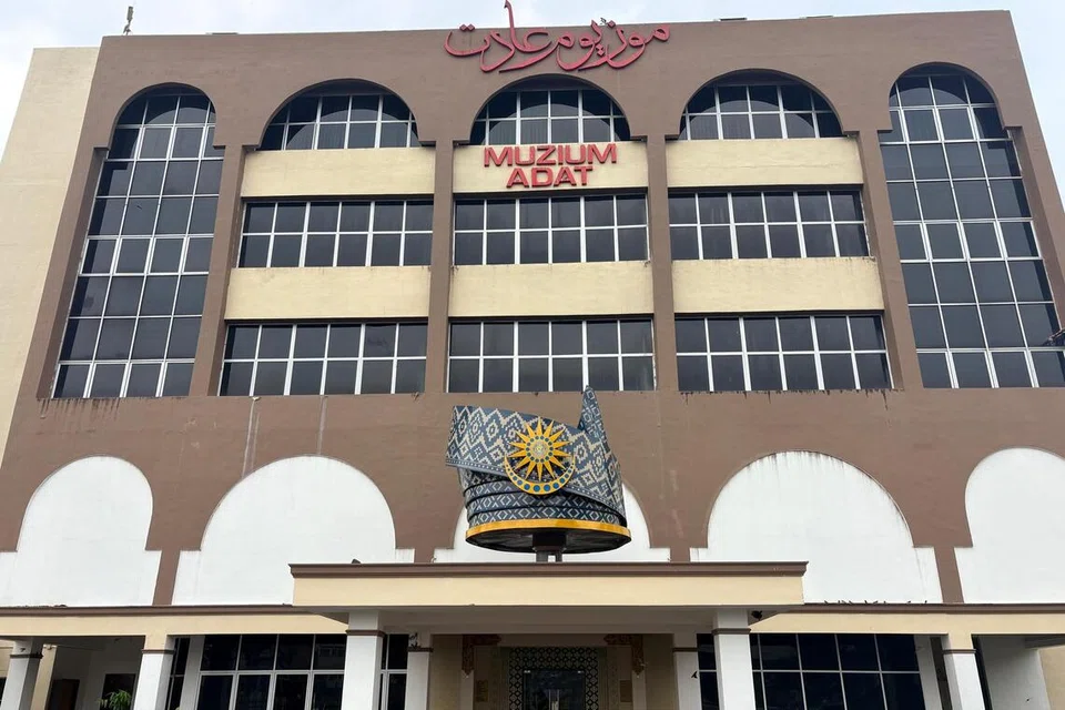 Muzium Adat di Jelebu, Negeri Sembilan, menjadi tempat rujukan pengkaji adat dan pencinta sejarah terutama yang mahu mengenali sistem Adat Perpatih dan adat budaya di Malaysia.