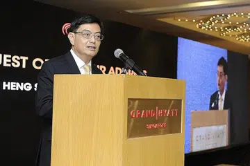 BENTANG STRATEGI: Menteri Kewangan, Encik Heng Swee Keat bentang strategi bantu firma setempat sesuaikan diri dengan gangguan industri. - Foto FOODINDASIA