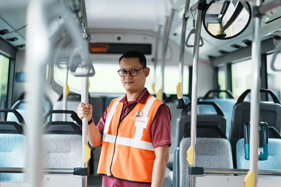Sebagai kapten bas SMRT, Encik Aksar tidak mengambil ringan kesihatannya demi memastikan keselamatan penumpangnya.