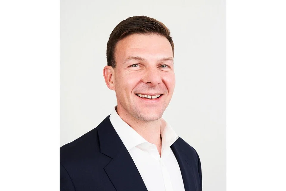 - Foto Ihsan DR MICHAEL MACDONALD