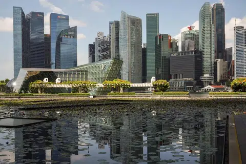 Ramalan pertumbuhan ekonomi Singapura pada 2026 telah dinaikkan kepada antara 4.5 hingga 5.5 peratus, lebih tinggi berbanding ramalan awal iaitu 2 hingga 4 peratus, kata Kementerian Perdagangan dan Perusahaan (MTI) pada 11 Ogos.