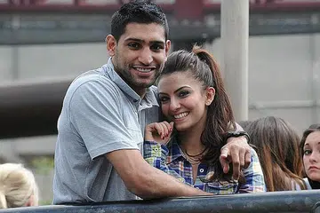PILIHAN HATI: Amir bergambar dengan isterinya, Faryal Makhdoom, yang dikahwininya pada 2013.