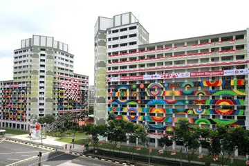 Laporan itu mendapati 21 peratus rakyat Singapura - berbanding purata global 6 peratus - berharap untuk tinggal di rumah lebih kecil atau menjual satu hartanah bagi membantu mereka membiayai persaraan mereka. 