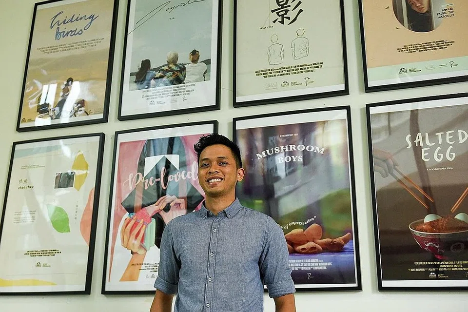 TIDAK MUDAH PUTUS ASA: Penerima ijazah Kepujian Kelas Pertama dalam Perfileman, Encik Luqman Nurhakim Abdul Gafor, melalui perjalanan panjang dalam dunia pendidikan sebelum menemui minat dalam bidang suntingan filem. - Foto BM oleh SYAZA NISRINA