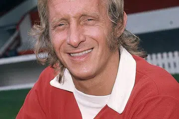 DENIS LAW: Memenangi anugerah pemain terbaik dunia Ballon d'Or pada 1964. - Foto fail Manchester United