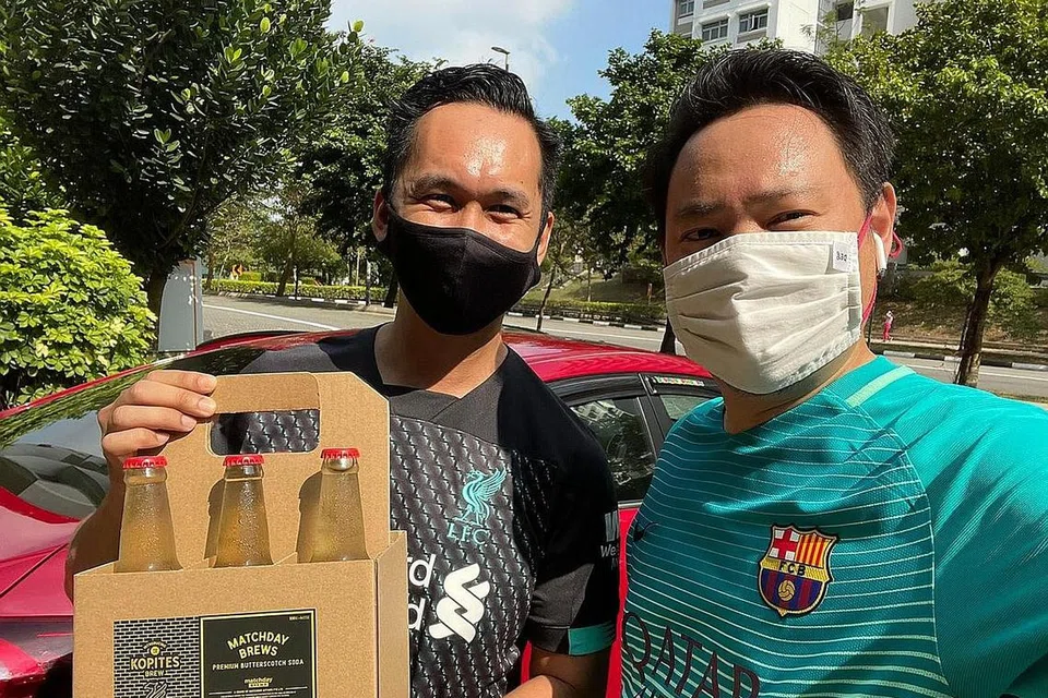 SEMANGAT BARU: Encik Mirza mulakan perniagaan minuman selepas perniagaannya yang menyediakan pakej pelancongan bola sepak terbantut. - Foto MATCHDAY BREWS