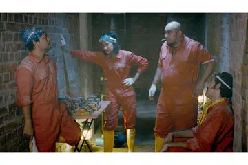 KARIPAP HAIZ: Drama yang menekankan tentang niat tidak baik yang memandu sekumpulan perompak tidak cekap agar mencari jalan lebih mulia melariskan kedai karipap berkat kegigihan dan bukan jalan pintas. - Foto PAPAHAN FILMS