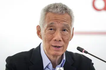 Menteri Kanan, Encik Lee Hsien Loong, menyeru rakyat Singapura supaya terus bersatu padu dan berpandangan ke hadapan sedang Singapura memasuki tahun baru 2026.