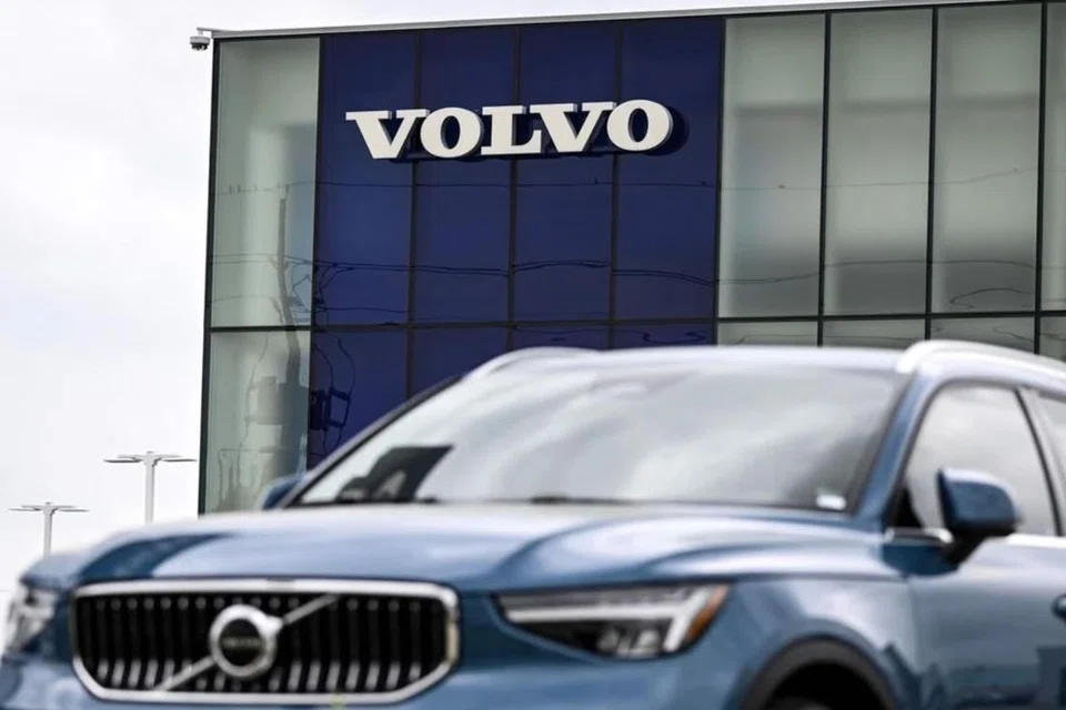 Pemberhentian pekerja oleh Volvo merupakan tindak balas terkini daripada perusahaan yang terjejas teruk akibat tarif terhadap peralatan kenderaan.