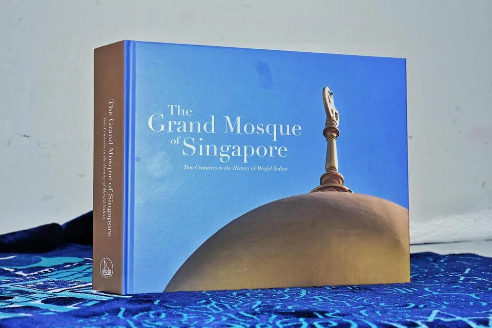 Buku peringatan ‘Masjid Agung Singapura – Dua Abad dalam Sejarah Masjid Sultan’ dilancarkan pada 21 Julai sempena ulang tahun Masjid Sultan ke-200.