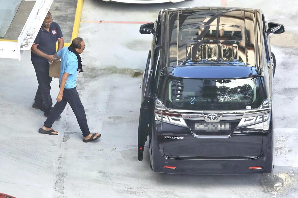 DIMINTA BERI MAKLUMAT: Encik Ong Beng Seng meninggalkan ibu pejabat Biro Siasatan Amalan Rasuah (CPIB) pada Rabu selepas biro itu mengumumkan bahawa Menteri Pengangkutan, Encik S Iswaran, sedang membantu dalam siasatan kes yang dibongkarnya.