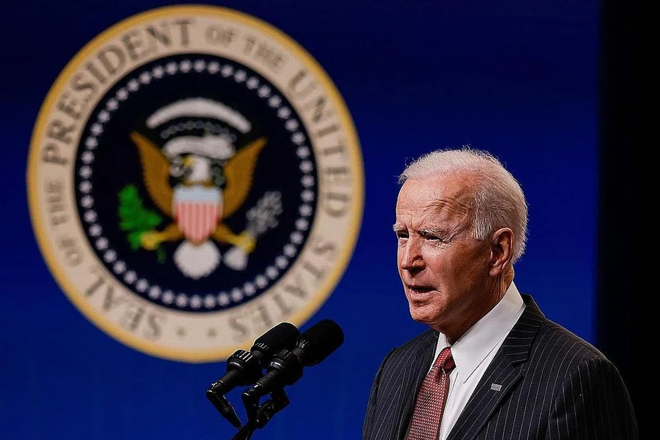 PERINTAH EKSEKUTIF: Presiden Amerika Syarikat, Encik Joe Biden, memaklumkan pentadbirannya menyekat akses dana AS$1 bilion ($1.33 bilion) di Amerika ke atas jeneral Myanmar dan akan segera melancarkan sekatan baru. - Foto REUTERS 