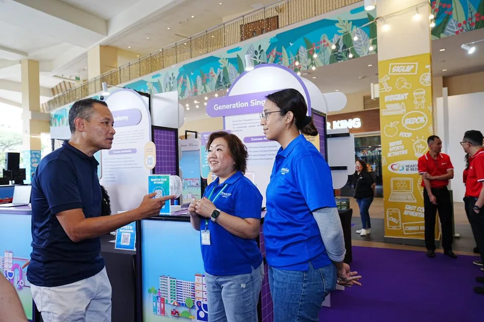 Encik Fahmi Aliman di reruai Generation Singapore, antara majikan yang menyertai Learning Neighborhood 2025 @ South East pada 23 Februari. Acara itu menawarkan peluang pekerjaan dan pembelajaran kemahiran dekat dengan penduduk.