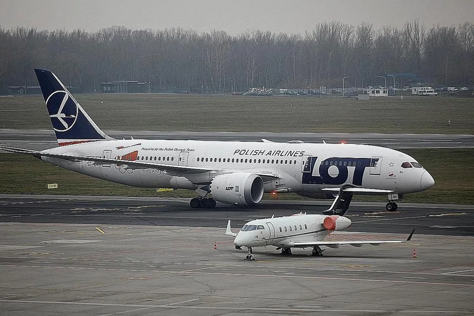 PERMINTAAN MENINGKAT: Boeing dan Airbus telah menjual habis model jet popular mereka sehingga sekurang-kurangnya 2029. - Foto REUTERS