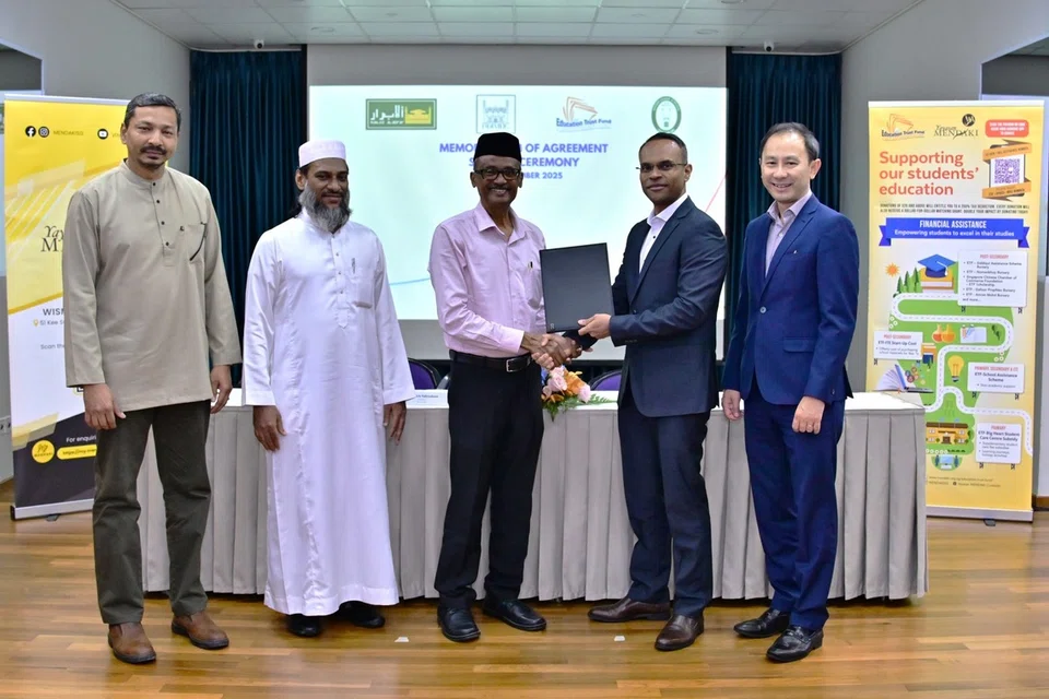 Yayasan Mendaki, Encik Mohamed Feroz Mohamed Akber, Presiden Persatuan Nagore Dargah, Encik Shaick Fakrudeen S. Ali, Memorandum Persetujuan (MOA)