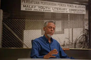 GEMBIRA DAPAT BERKHIDMAT: Encik Izzuddin meraih banyak pengalaman manis dalam memberi khidmat kepada masyarakat selain dapat menyiapkan barisan pemimpin muda 4PM yang menggantikannya baru-baru ini. - Foto BH oleh MARK CHEONG