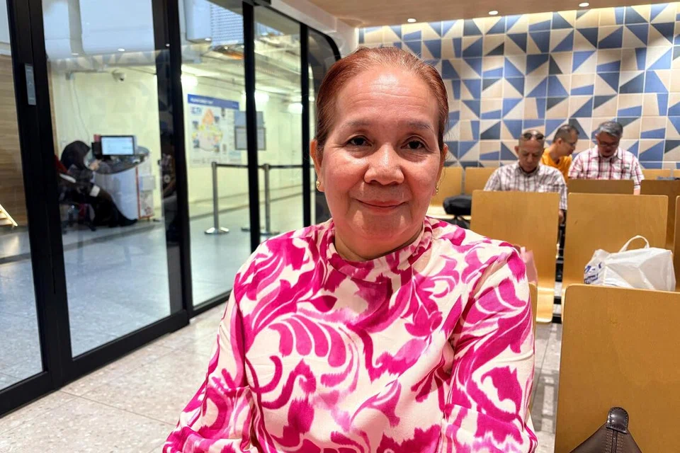 Warga Malaysia, Cik Amy Raya, 58 tahun, dari Miri, Sarawak.