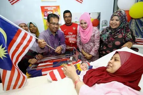 REKOD PENURUNAN: Jabatan Perangkaan Malaysia menjelaskan Malaysia menunjukkan trend kadar kesuburan menurun di bawah paras penggantian sama seperti beberapa negara membangun 
