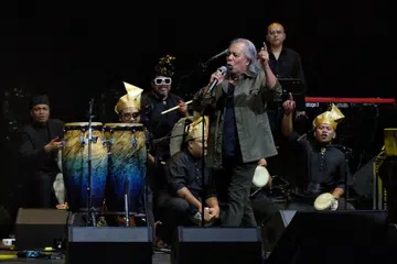 KARISMA PAPA ROK: Datuk Ramli Sarip mendendangkan lagu-lagu nostalgia Sweet Charity di samping membawa penonton mengimbau nostalgia dewasa pada era 1970-an dan 1980-an.