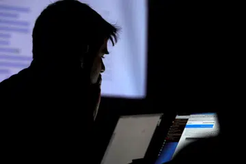 ANCAMAN NYATA: Keselamatan siber adalah mengenai perlindungan komputer, sistem dan keampuhan rangkaian teknologi, peranti mudah alih serta program dari pendedahan maklumat, pencurian data atau kerosakan ke atas perkakasan, perisian, atau data elektronik, serta gangguan atau lencongan perkhidmatan yang menjejas pengguna, sama ada agensi pemerintah sektor swasta, perniagaan ataupun orang awam. - Foto hiasan REUTERS