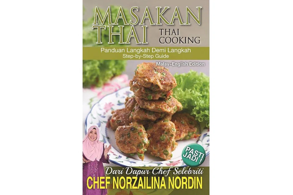 PALING POPULAR: Antara hidangan paling digemari daripada siri terbaru buku masak mini Dari Dapur Chef Selebriti ini ialah masakan Thailand. - Foto POPULAR BOOKSTORE 