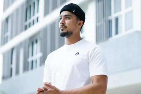 Pelakon dan penyanyi Aliff Aziz memberi bekas isterinya, Bella Astillah, hak penjagaan penuh dua anak mereka.