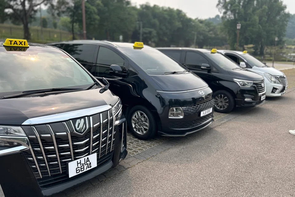 Antara kenderaan mewah yang dibenarkan termasuk Toyota Alphard dan Vellfire serta beberapa jenis kenderaan serba guna lain.