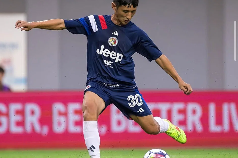 Penyerang Balesteir Khalsa, Ignatius Ang, bakal diberi peluang untuk beraksi untuk Singapura setelah membuat jurulatih sementara Singapura, Gavin Lee, kagum dengan persembahannya menentang Albirex Niigata pada 23 Ogos.