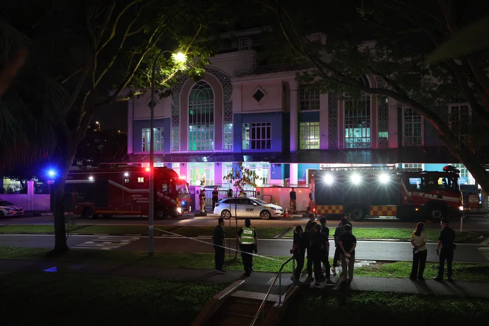 Sampul surat berisi sekeping daging babi dihantar ke Masjid Al-Istiqamah di Serangoon North pada 24 September.