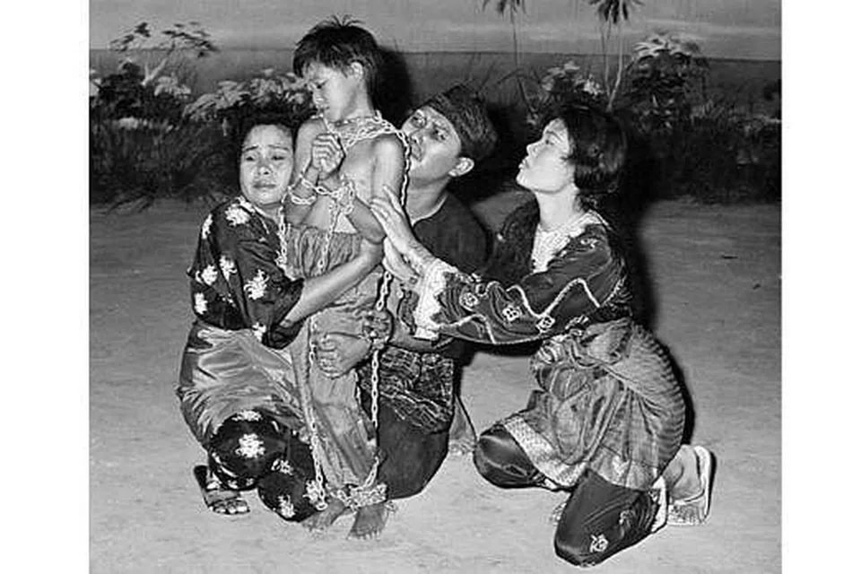 NAMA DIKESAN: Penggunaan nama 'Nadim' bagi "budak yang menyelamatkan Singapura" yang terawal dikesan pada 1961 dalam filem 'Singapura Di-Langgar Todak' terbitan Malay Film Productions Limited dan diarahkan oleh Omar Rojik. - Foto fail