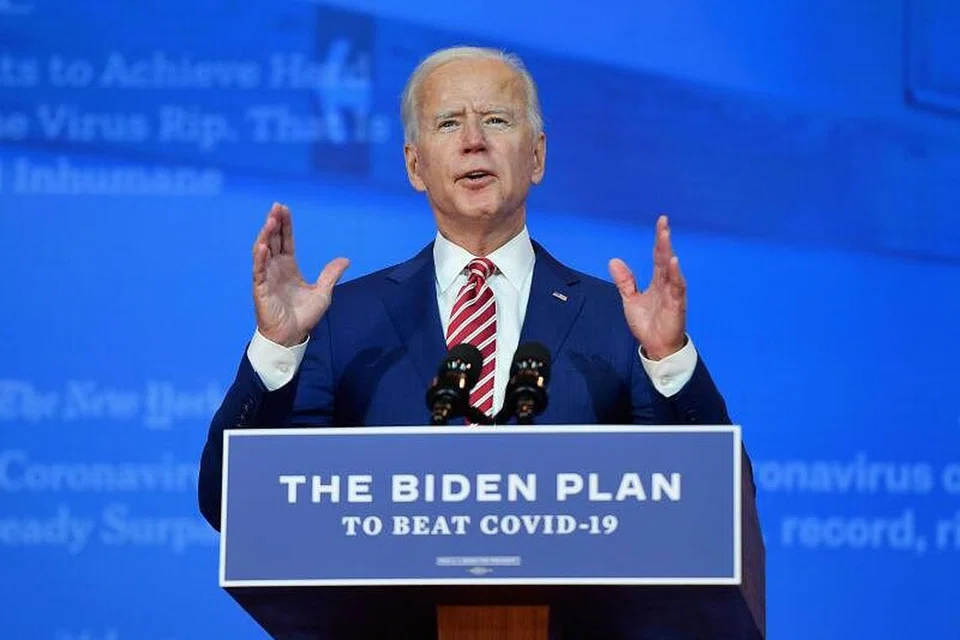 SALING MENYALAHKAN: Debat kedua dan terakhir antara dua calon presiden Amerika Syarikat, Encik Donald Trump dan Encik Joe Biden, menyaksikan kedua-dua mereka saling menuding jari tentang kegagalan masing-masing. Encik Biden disalahkan Encik Trump dengan dakwaan tidak menjalankan tugas dengan baik sewaktu menjadi naib presiden antara 2009 dengan 2017. - Foto AFP