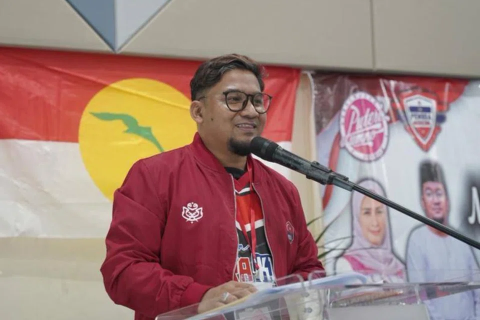 Ketua Pemuda Umno Bahagian Mersing, Encik Azhar Zainal Abidin.
