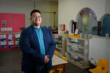 Ketua pusat di Iyad Perdaus Hougang, Encik Muhammad Hadi Kamal, berkata Ibu bapa kini semakin terbuka kepada pendidik prasekolah lelaki, manakala rakan sekerja melihat mereka sebagai sebahagian daripada pasukan, bukannya sesuatu yang luar biasa.