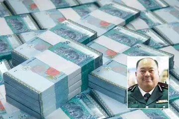 Ketua Polis Ampang Jaya, Penolong Pesuruhjaya Mohd Azam Ismail (gambar kecil) mengesahkan polis menerima laporan berhubung kehilangan beg berisi wang tunai RM1 juta di Ampang Point, dekat Ampang Jaya, Selangor, pada 6 November dan siasatan lanjut sedang dijalankan.