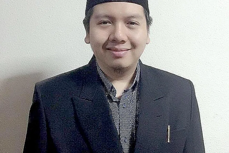 SAMBUT MUHARAM: Masjid Al-Amin menganjurkan pelbagai program menarik bagi menyambut Muharam. Antaranya Majlis Khatam Al-Quran Perdana Sempena Hari Asyura dengan bacaan ayat suci Al-Quran oleh Ustaz Nur Muhammad, seorang qari kebangsaan Singapura dan Majlis Doa Awal Tahun dan Akhir Tahun serta syarahan oleh Ustaz Md Syafiee Md Hassan (atas). - Foto MASJID AL-AMIN