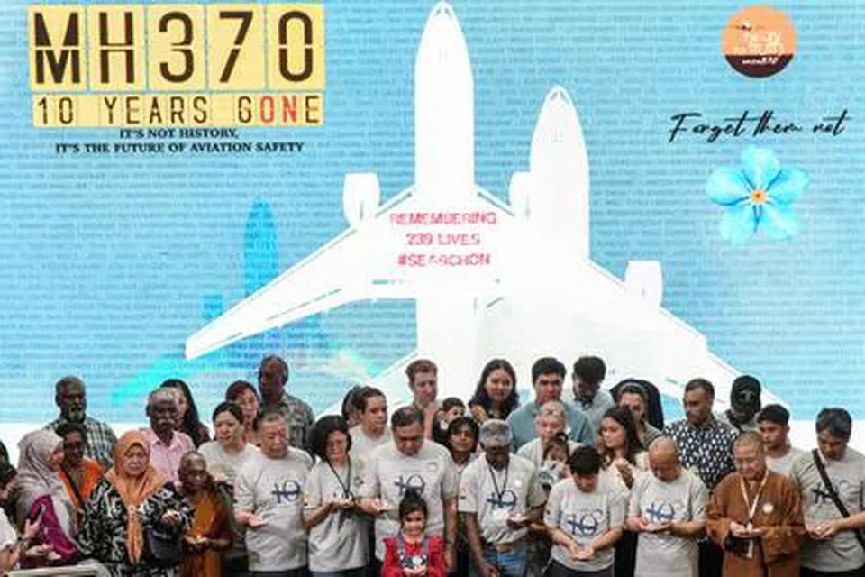 Waris dan ahli keluarga mangsa pesawat Boeing 777 Malaysia Airlines MH370 yang hilang tanpa jejak pada 8 Mac 2014 menghadiri majlis mengenang MH370 di Kuala Lumpur, baru-baru ini.