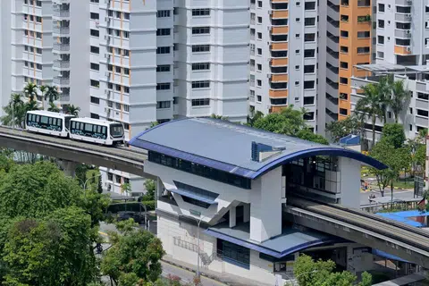 mabuk, LRT, jatuh