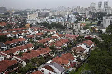 MENJALANI KERJA PENINGKATAN: Sepuluh estet privet, termasuk di sekitar kawasan Upper Thomson ini, akan menjalani kerja peningkatan yang menelan belanja $29 juta secara keseluruhan. - Foto fail