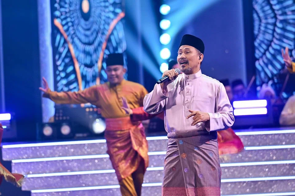 datuk m nasir, salam dunia