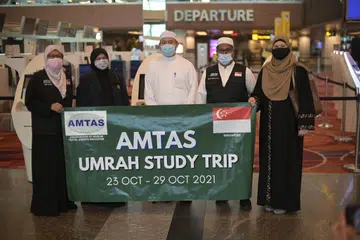 TINJAU PROTOKOL BAGI UMRAH: Wakil pasukan bertindak Amtas Ustazah Juyda Noor Mohamad, penolong setiausaha Amtas dan pengarah Noor Mohamad Services and Travel; Cik Rosila Salim pengarah Shahidah Travel; Ustaz TM Fouzy, Presiden Amtas; Encik Abdul Rahim Syed Muhammad, pengarah Evershine Travel and Tours; dan Cik Farida Hanim, pengarah Sha Travel.
