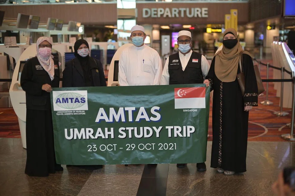 TINJAU PROTOKOL BAGI UMRAH: Wakil pasukan bertindak Amtas Ustazah Juyda Noor Mohamad, penolong setiausaha Amtas dan pengarah Noor Mohamad Services and Travel; Cik Rosila Salim pengarah Shahidah Travel; Ustaz TM Fouzy, Presiden Amtas; Encik Abdul Rahim Syed Muhammad, pengarah Evershine Travel and Tours; dan Cik Farida Hanim, pengarah Sha Travel.