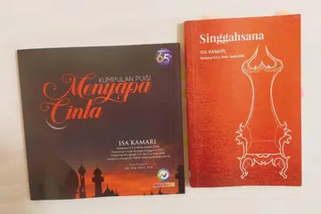 KULIT BUKU: ‘Menyapa Cinta’ dan  ‘Singgahsana’ (2022) karya Isa Kamari. 