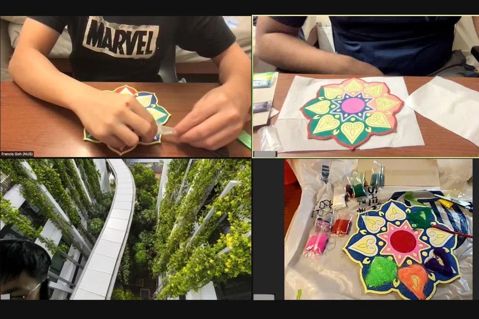 Selain memberi khidmat tuisyen kepada kanak-kanak daripada keluarga berpendapatan rendah menerusi satu inisiatif akar umbi Kolej NUS, ‘Connect Tuition’, Encik Francis Goh Jiang Hong bersama rakan sepasukannya mengadakan aktiviti pengayaan pada musim cuti sekolah. Selaku Pengarah Projek inisiatif itu, beliau ikut serta dalam menghias ‘rangoli’ bersama para benefisiari sempena perayaan Deepavali pada 2021, melalui Zoom. 