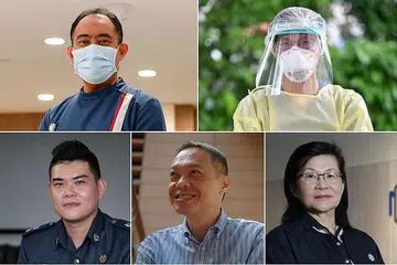 JASA DISANJUNG: (Dari atas, kiri mengikut putaran jam) Jururawat klinisian NCID, Encik Abdul Wahab; pegawai swab Covid-19 di bawah Lembaga Penggalakan Kesihatan (HPB), Encik Benson Ng; pengarah eksekutif Pusat Nasional Bagi Penyakit Berjangkit (NCID), Profesor Leo Yee Sin; pembangun bersama satu-satunya vaksin Sars-CoV-2 Singapura, Lunar-Cov19, Profesor Ooi Eng Eong; dan pegawai pemerintah Khidmat Perintah Kuarantin Bersepadu Certis, Encik Nigel Quek. - Foto-foto fail
