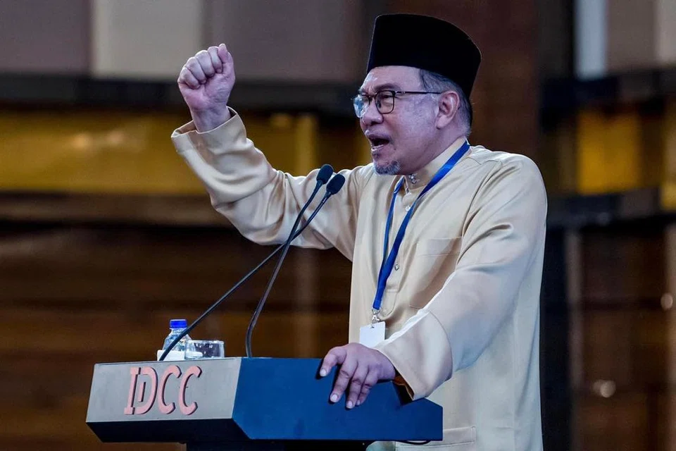 Perdana Menteri Malaysia yang juga Pengerusi Pakatan Harapan dan Presiden Parti Keadilan Rakyat, Datuk Seri Anwar Ibrahim, menafikan dakwaan Kerajaan Perpaduan goyang rentetan pelbagai isu berbangkit termasuk terkait hal pengampunan diraja mantan Perdana Menteri Najib Razak.