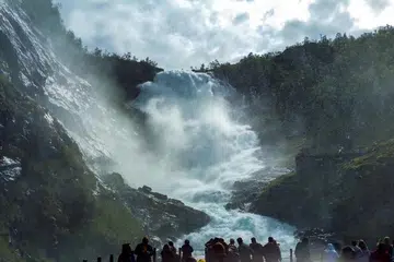  INDAH BAGAIKAN POTRAIT: Inilah air terjun di Flam yang ternyata cukup indah mata memandang. - Foto-foto ihsan MUHD FIRDAUS MOHAMED YUSOFF